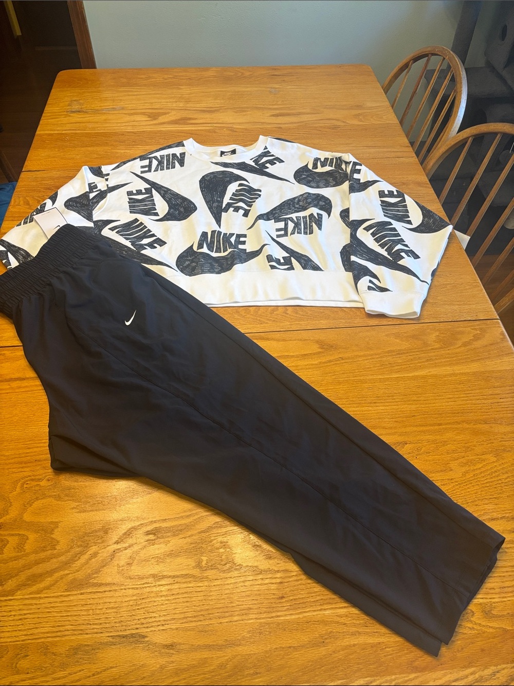 Women’s two piece Nike White Cropped Logo Sweatshirt with Black Nike Track Pants - Picture 2 of 10